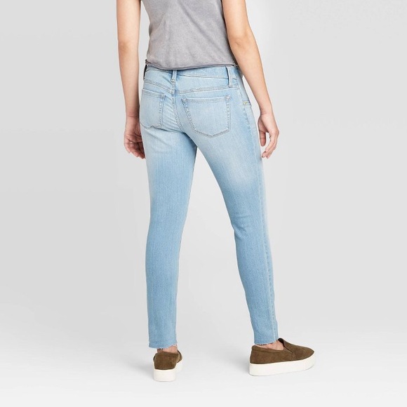 NWT Isabel Maternity Side Panel Light Wash Jeans - Picture 2 of 8